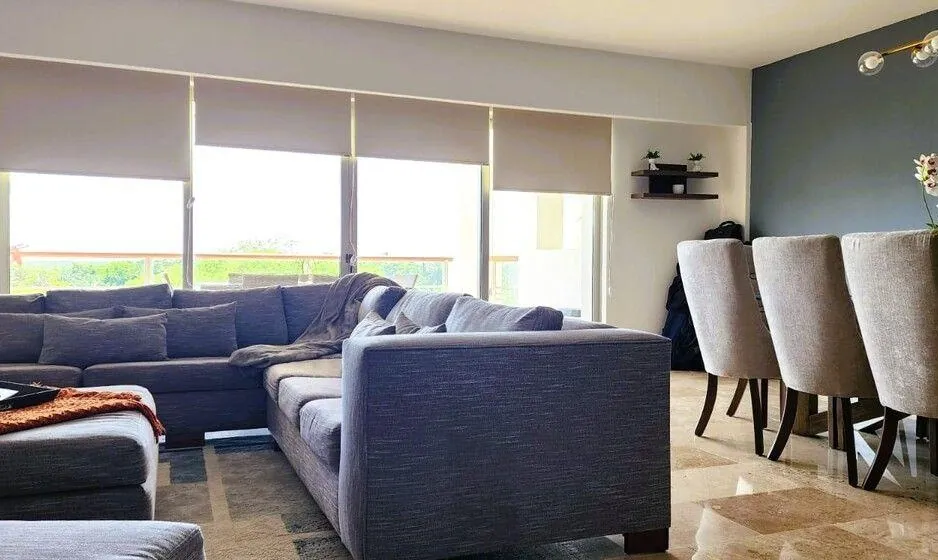 Amplia sala de estar del Departamento 305L en La Amada, Costa Mujeres, Cancún