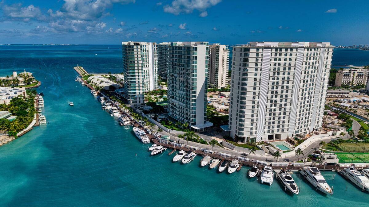 SLS Ocean Beach — Puerto Cancún, Cancún